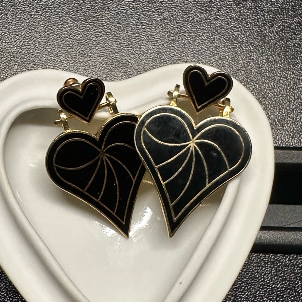 Vintage black spade earrings - Rare find